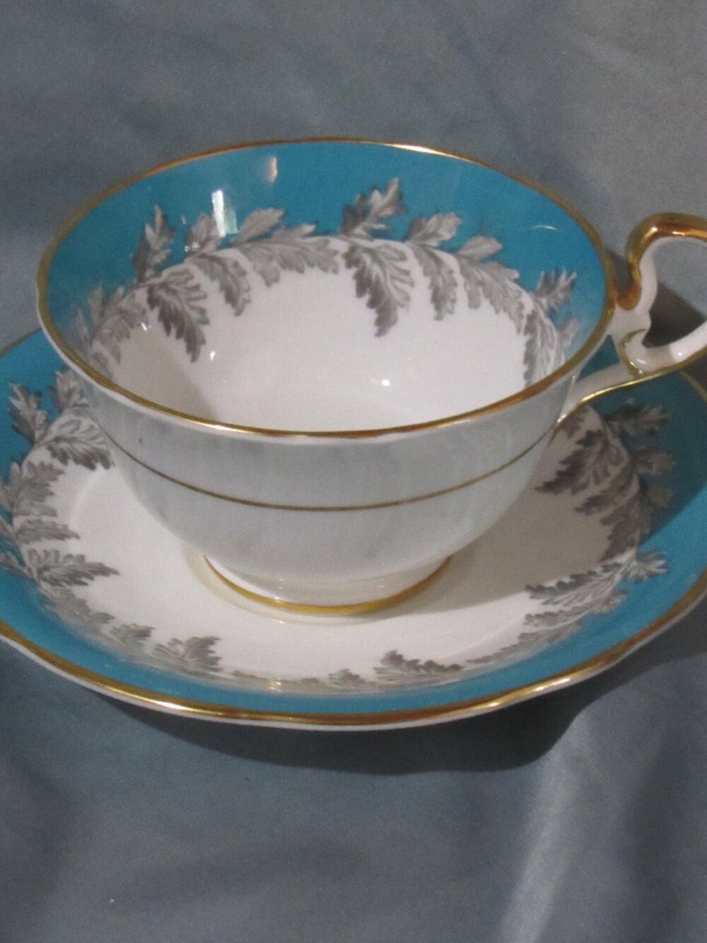 Aynsley Oak Leaf Teal / Turquoise Tea Cup and Saucer, Gold Gilt Rim, 8165 Y528